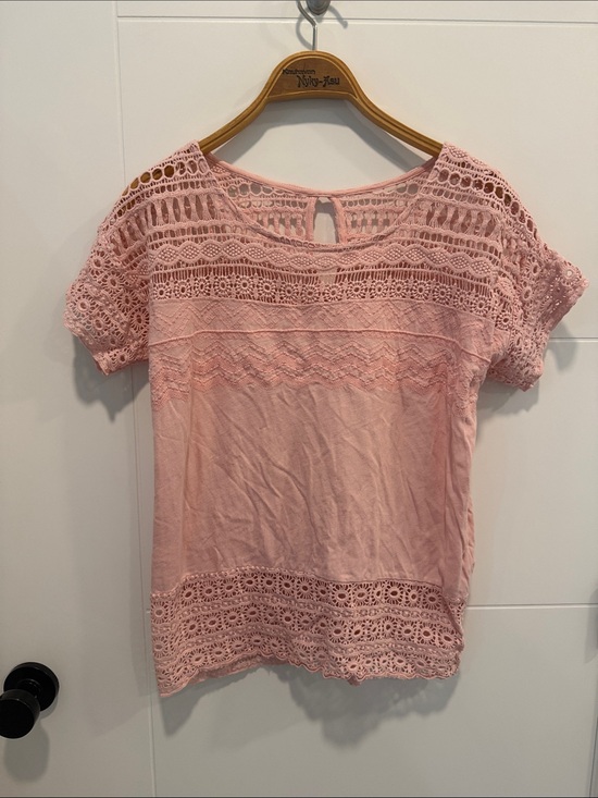 Old Navy Tops - Old Navy Light Pink Crochet Lace Short Sleeve Top size medium